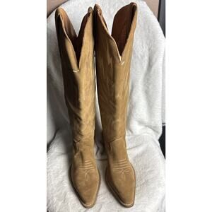Dingo Thunder Road Camel Suede Leather Women’s Western Boots Size 6.5 M Snip Toe